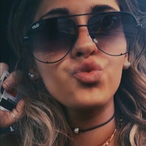 Meet your Posher, Briana